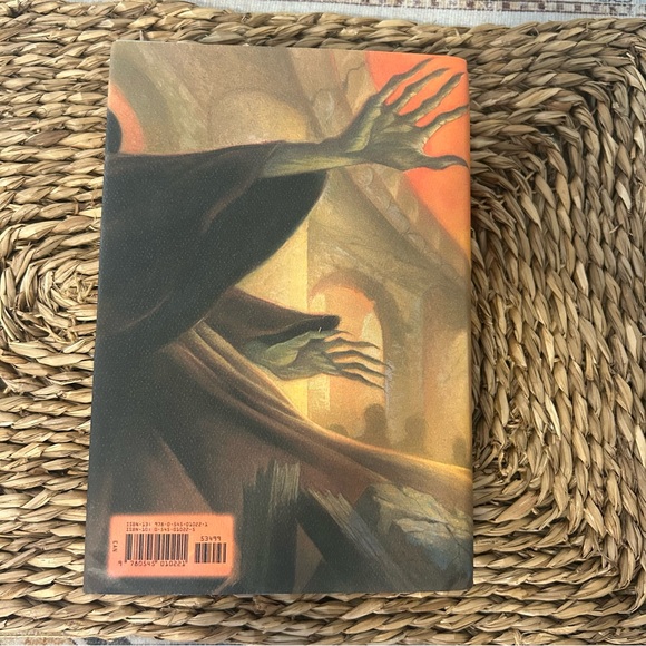 Harry Potter and the Deathly Hallows Hardcover Book - Picture 3 of 9